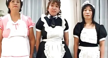 sex việt ông già Emily được phim zes fucked bởi một anh chàng da đen trên giường.